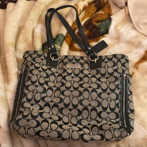 Coach Handbags - Coach Gallery Signature F19388 Black/Gray Zip Tote